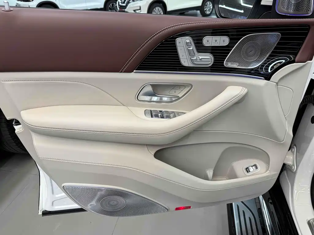 Mercedes-Benz Mercedes-Maybach GLS 2021 GLS 600 4MATIC Landaulet 2022 - thumbnail 8