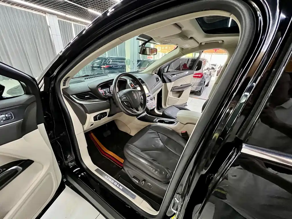Lincoln Lincoln MKC 2019 2.0T FWD Select Version VI 2019 - thumbnail 9