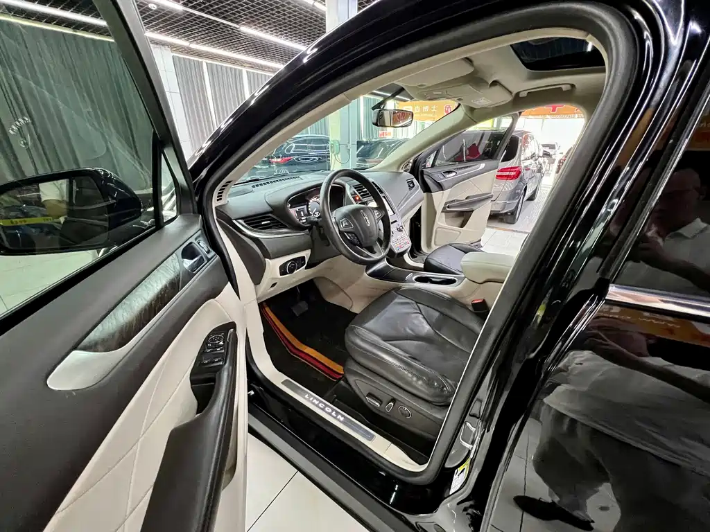 Lincoln Lincoln MKC 2019 2.0T FWD Select Version VI 2019 - thumbnail 10