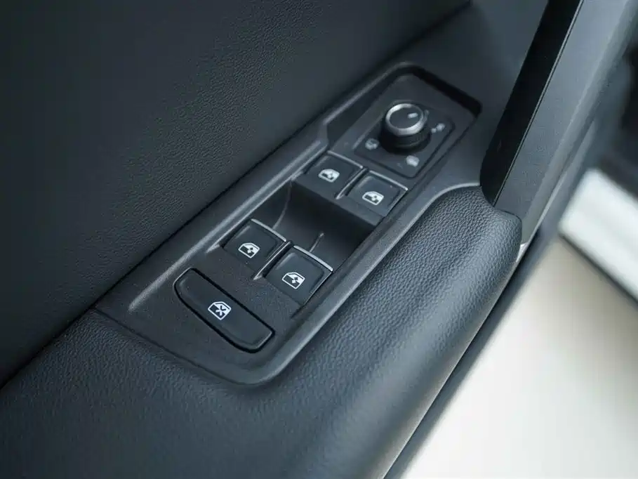 Volkswagen Tayron 2020 330TSI Two-Wheel Drive Luxury Intelligent Connection Edition 2021 - thumbnail 11