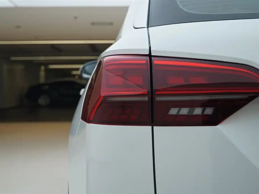 Volkswagen Tayron 2020 330TSI Two-Wheel Drive Luxury Intelligent Connection Edition 2021 - thumbnail 15