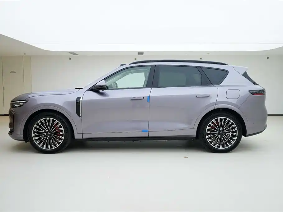 Voynah Automobile Lantu FREE 2025 FREE+ AWD Qiankun Edition 2026 - thumbnail 3