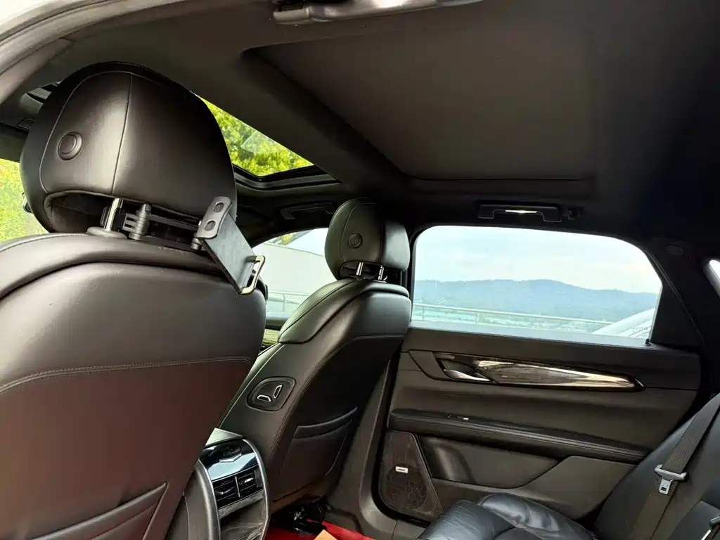 Cadillac Cadillac CT6 2017 28T Luxury 2018 - thumbnail 17