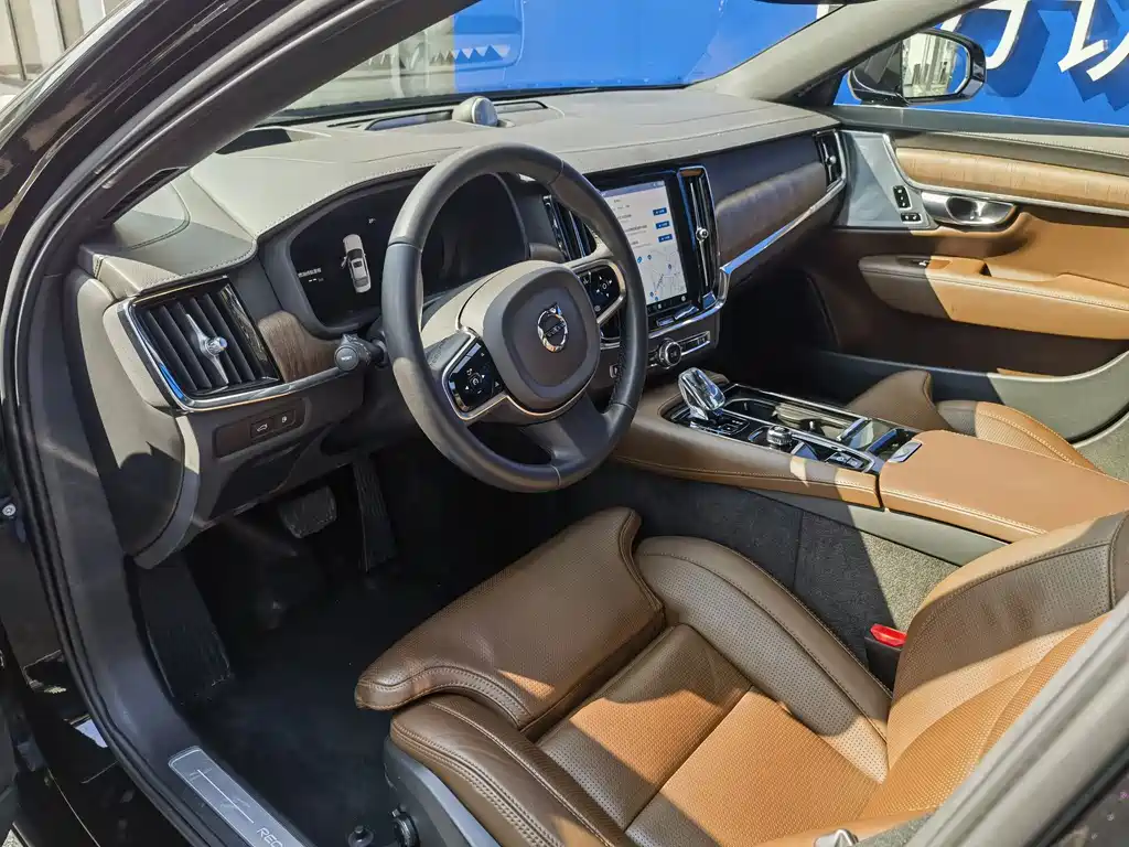 Volvo Volvo S90 Plug-in Hybrid 2024 Model T8 AWD Long Range Intelligent Luxury Version 2023 - thumbnail 9