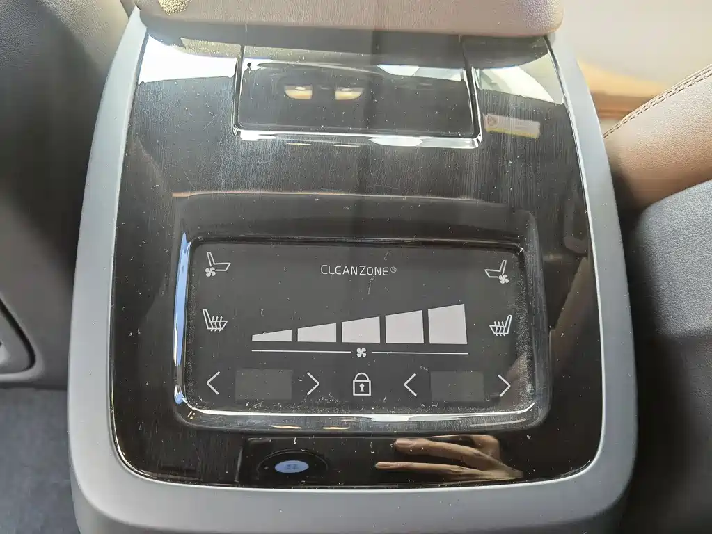 Volvo Volvo S90 Plug-in Hybrid 2024 Model T8 AWD Long Range Intelligent Luxury Version 2023 - thumbnail 12
