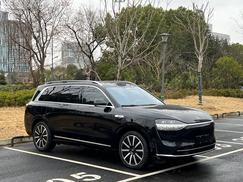AITO M9 Aito M9 2025 Extended Range Ultra 52kWh 6-seater 2025 - thumbnail 3
