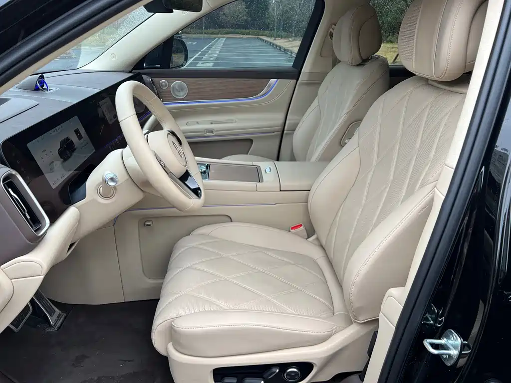 AITO M9 Aito M9 2025 Extended Range Ultra 52kWh 6-seater 2025 - thumbnail 5