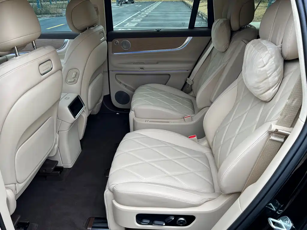 AITO M9 Aito M9 2025 Extended Range Ultra 52kWh 6-seater 2025 - thumbnail 6