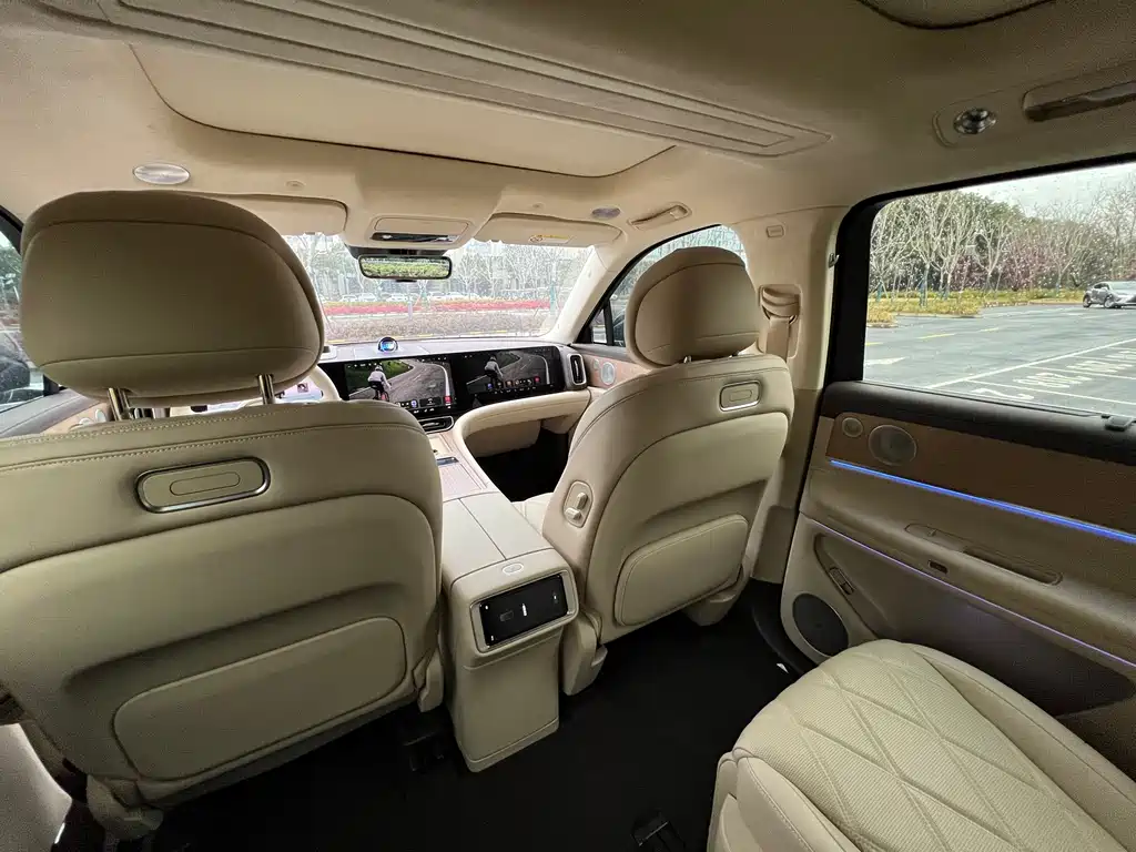 AITO M9 Aito M9 2025 Extended Range Ultra 52kWh 6-seater 2025 - thumbnail 7