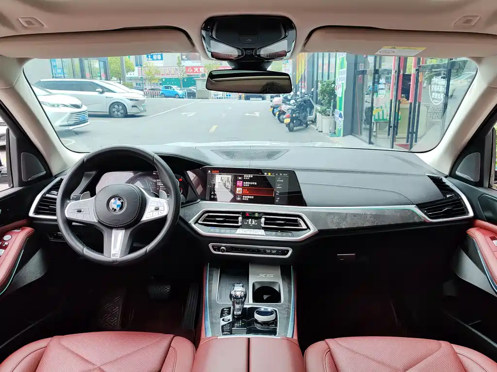 BMW BMW X5 2022 Model Year Facelift xDrive 30Li M Sport Package Premium 2023 - thumbnail 12