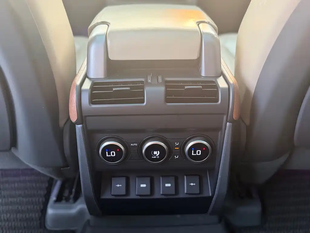 Land Rover Land Rover Defender 2020 110 P400 HSE 2020 - thumbnail 11