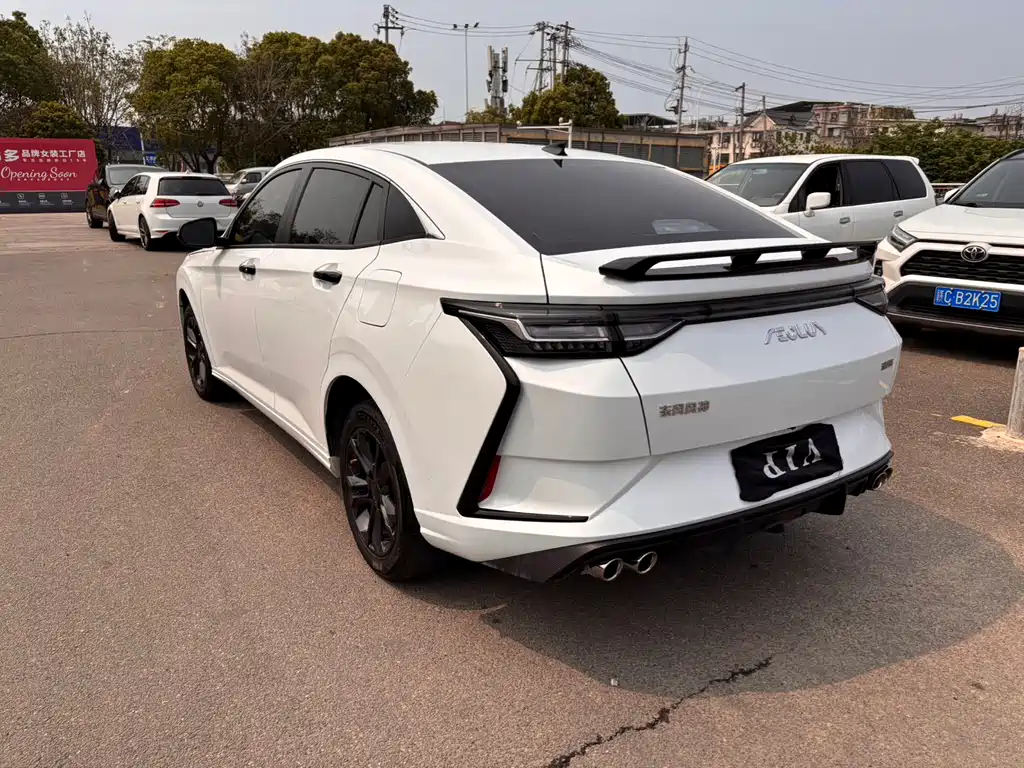 Dongfeng Fengshen DS 5 2023 1.5L Automatic Glory Edition 2022 - thumbnail 6