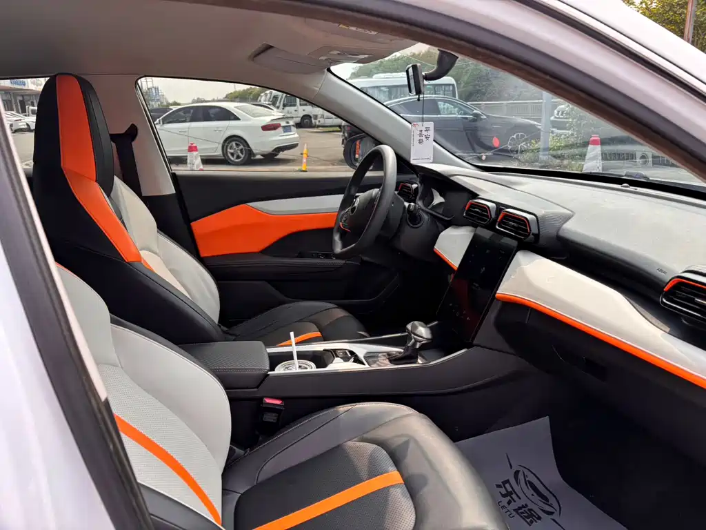 Dongfeng Fengshen DS 5 2023 1.5L Automatic Glory Edition 2022 - thumbnail 8