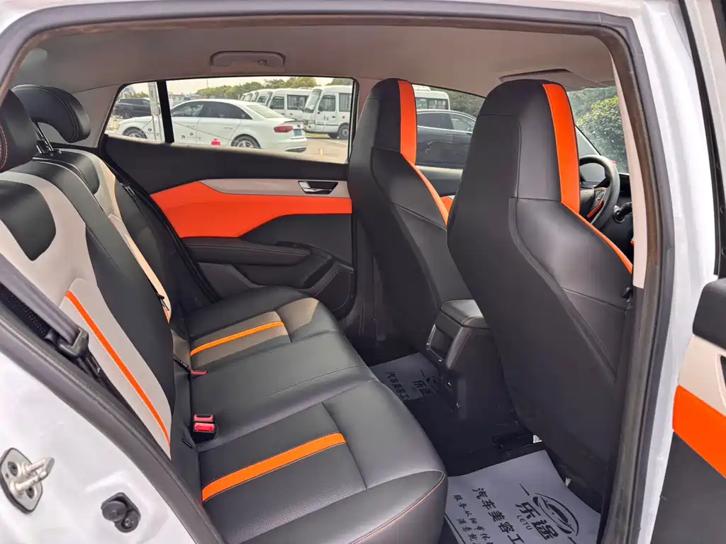 Dongfeng Fengshen DS 5 2023 1.5L Automatic Glory Edition 2022 - thumbnail 9