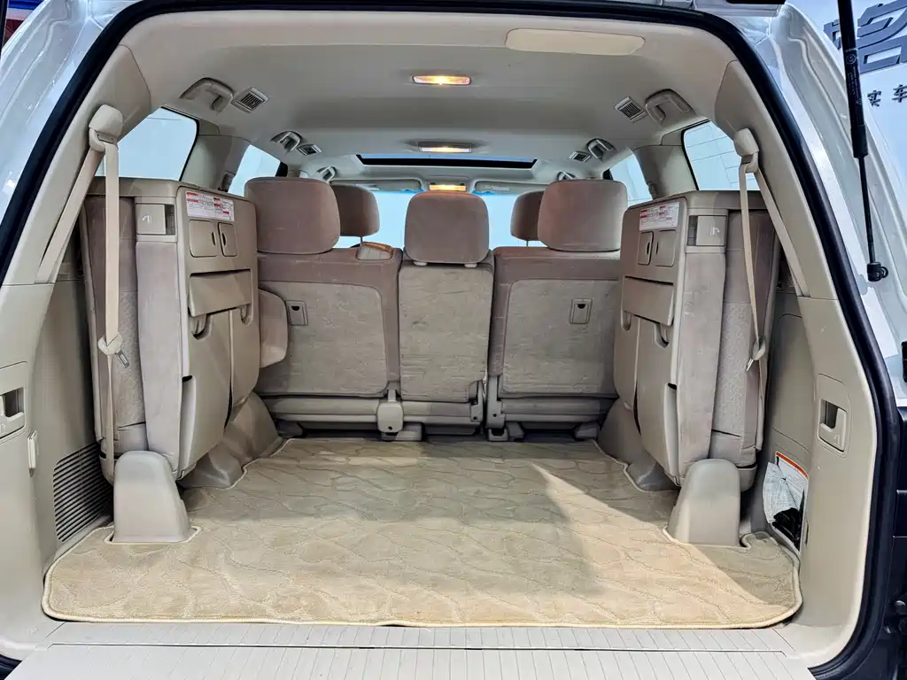 Toyota Land Cruiser (Imported) 2019 Model 4.0L Middle East Version 2020 - thumbnail 2