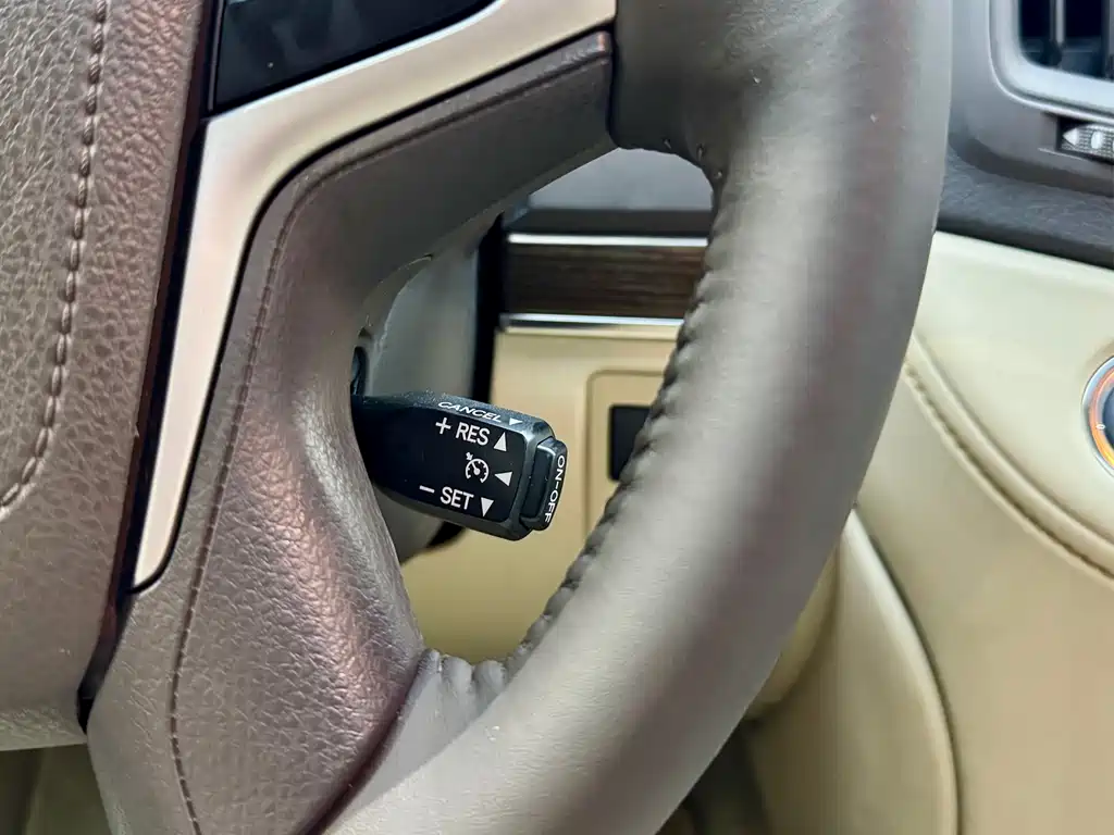 Toyota Land Cruiser (Imported) 2019 Model 4.0L Middle East Version 2020 - thumbnail 14