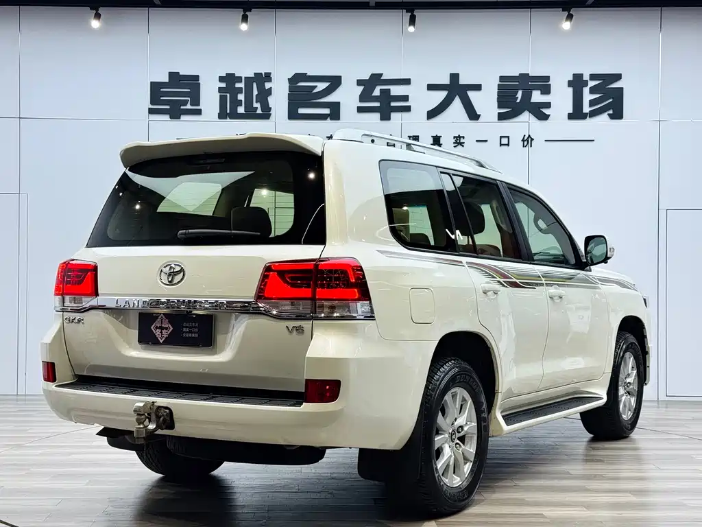 Toyota Land Cruiser (Imported) 2019 Model 4.0L Middle East Version 2020 - thumbnail 16