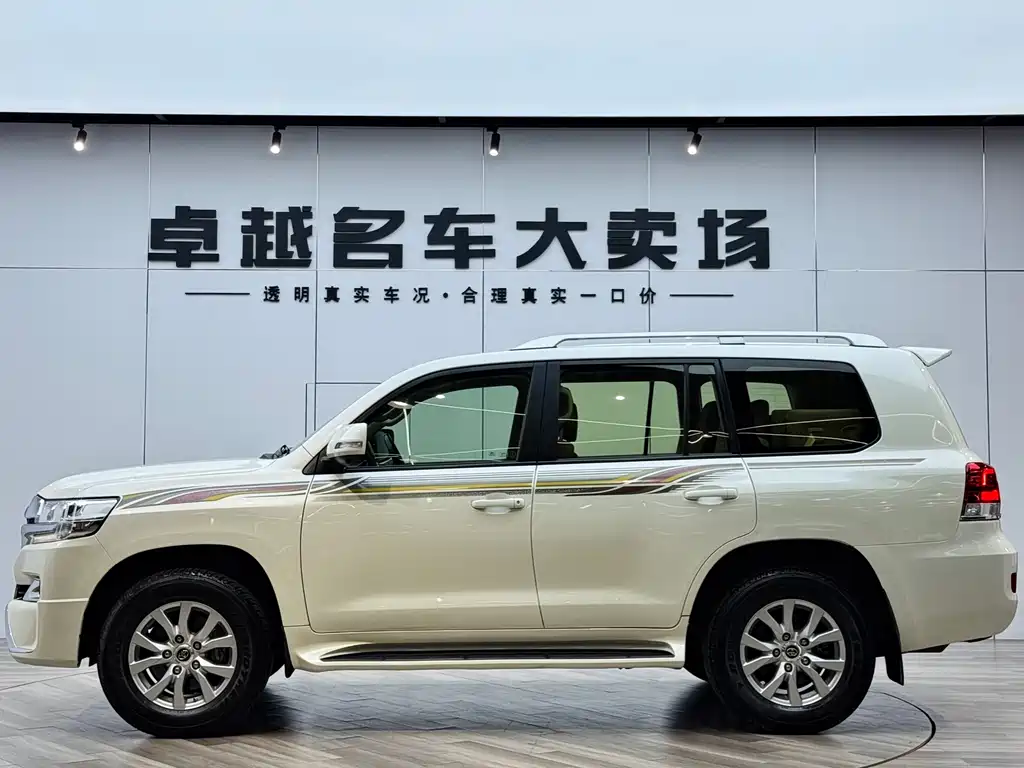 Toyota Land Cruiser (Imported) 2019 Model 4.0L Middle East Version 2020 - thumbnail 21