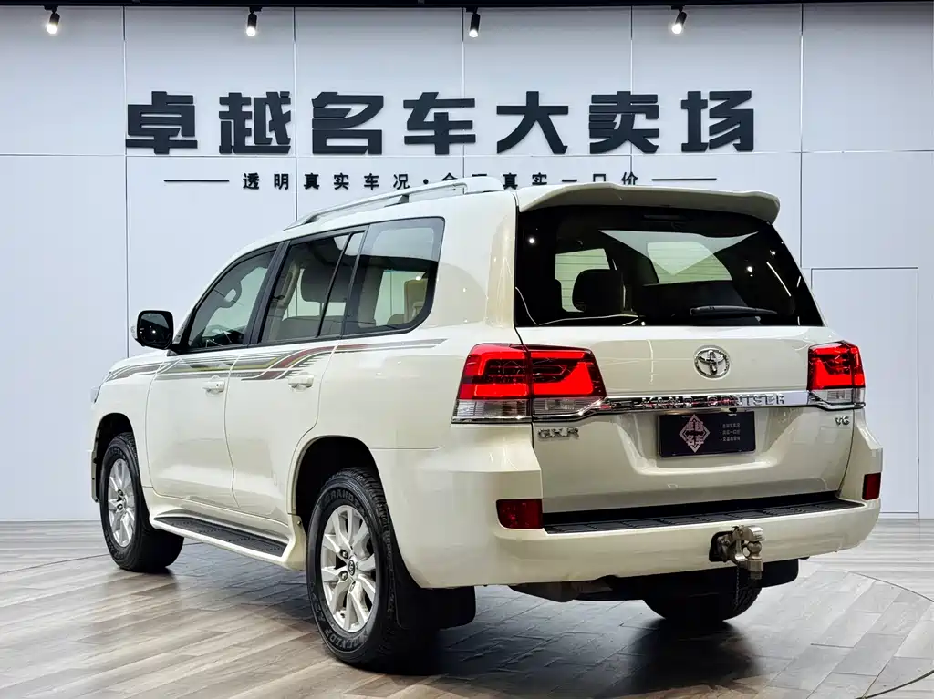 Toyota Land Cruiser (Imported) 2019 Model 4.0L Middle East Version 2020 - thumbnail 22