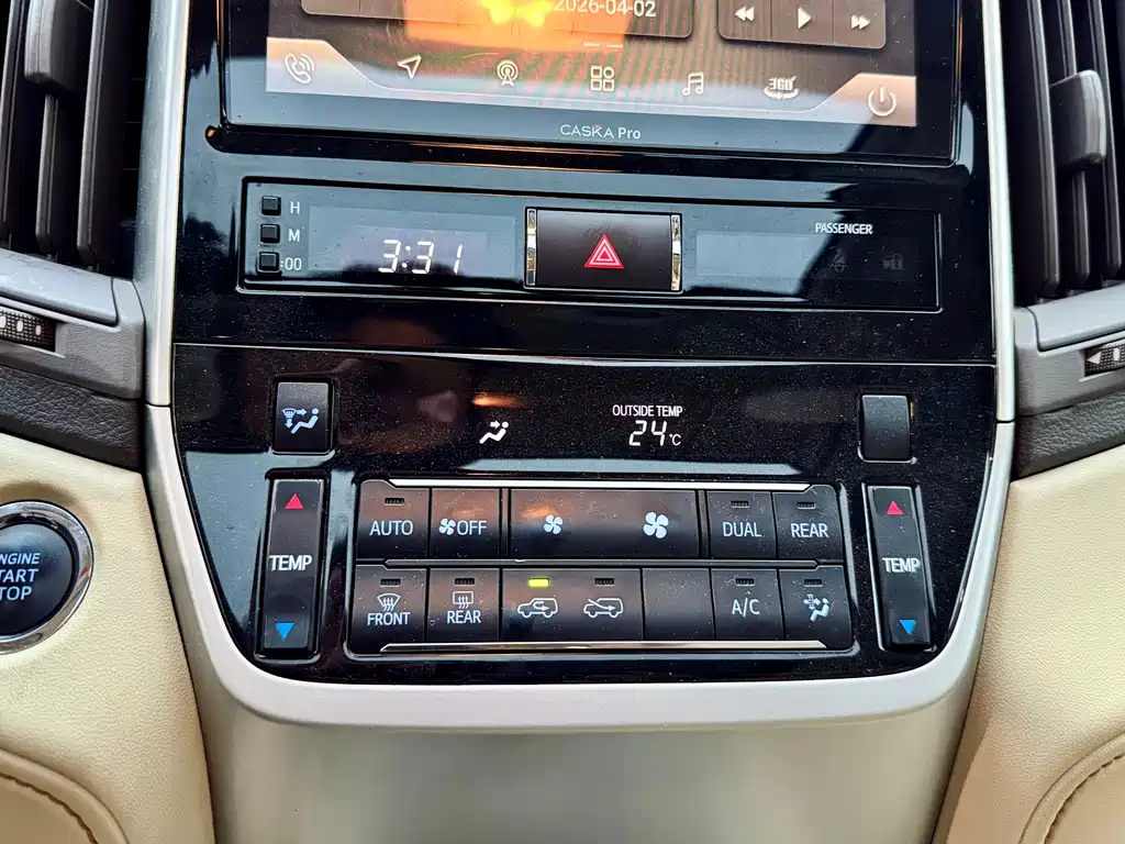 Toyota Land Cruiser (Imported) 2019 Model 4.0L Middle East Version 2020 - thumbnail 28