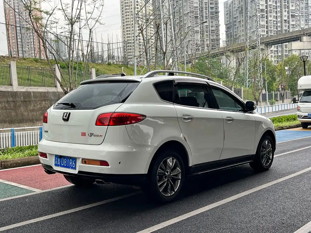Luxgen Dai 7 SUV 2014 2.2T Two-Wheel Drive Smart Model 2014 - thumbnail 6