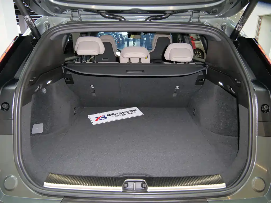 Volvo Volvo XC70 Plug-in Hybrid 2026 AWD Long Range Core 2025 - thumbnail 16