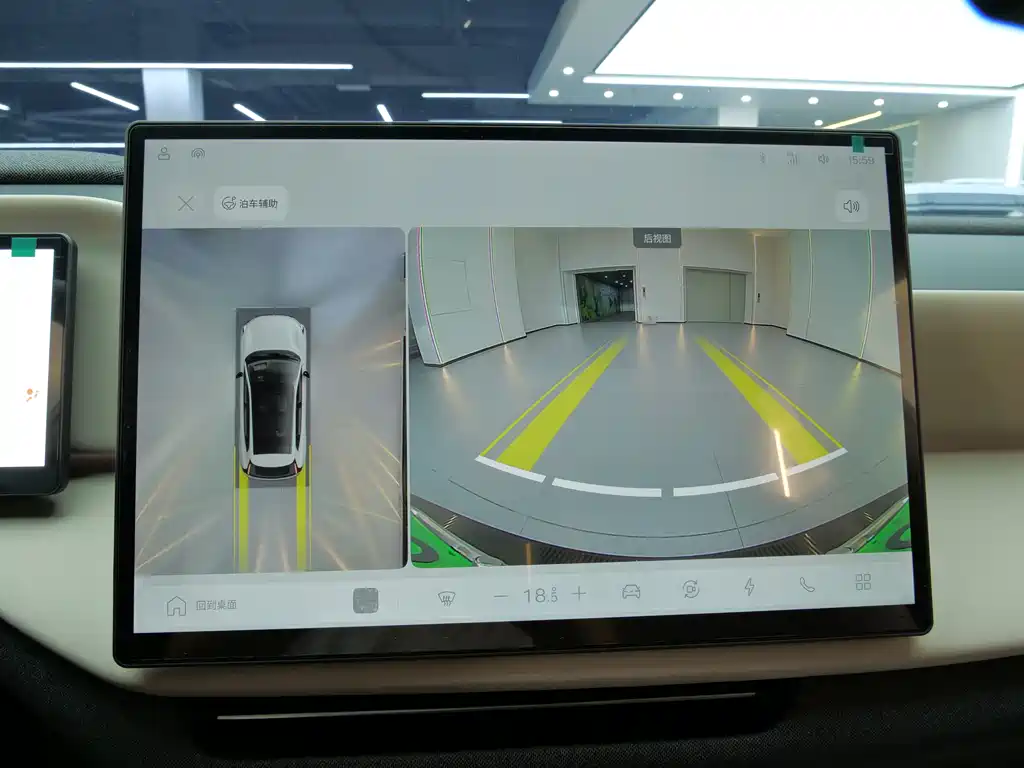Volvo Volvo XC70 Plug-in Hybrid 2026 AWD Long Range Core 2025 - thumbnail 18