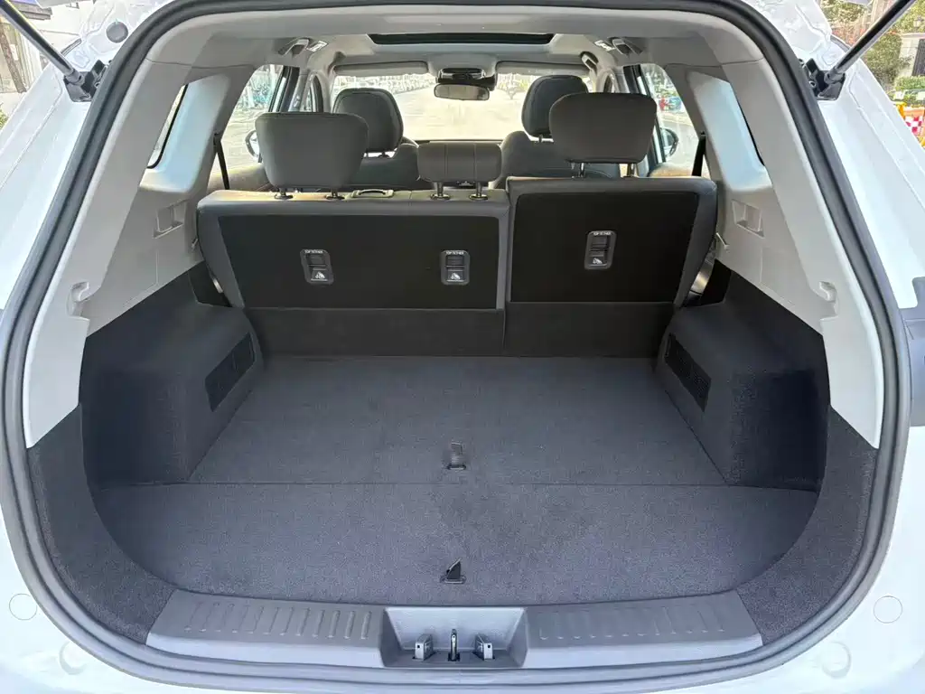 Chery Tiggo 8 PLUS 2025 Model 290TGDI DCT Wind Edition 2025 - thumbnail 7