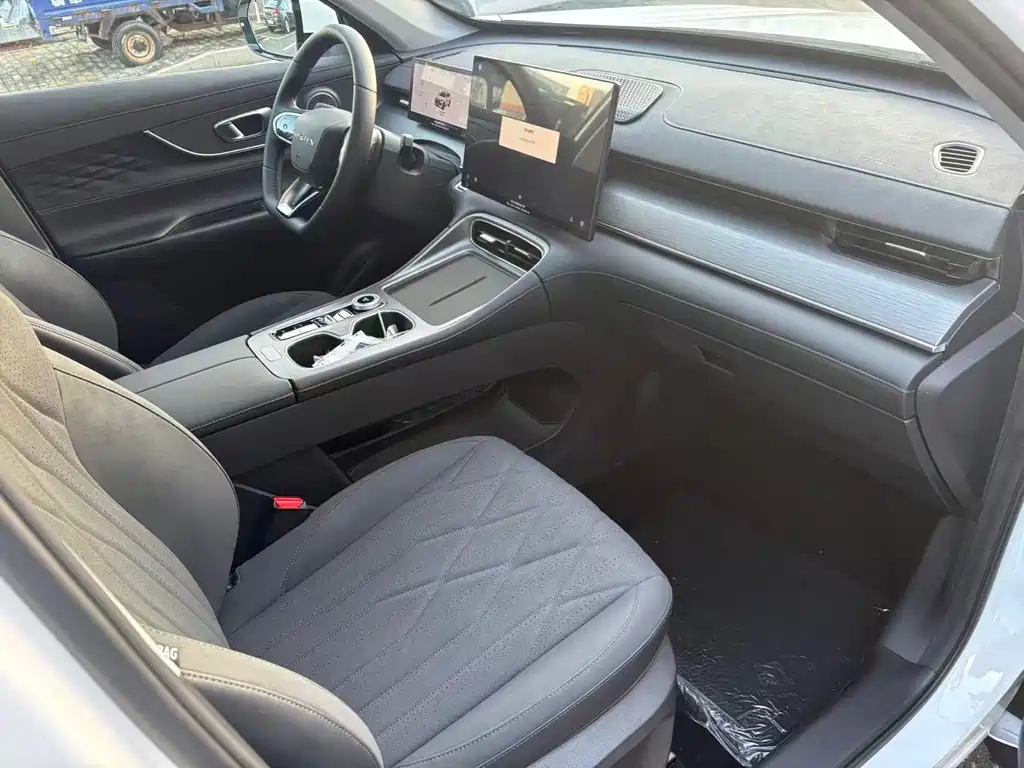 Chery Tiggo 8 PLUS 2025 Model 290TGDI DCT Wind Edition 2025 - thumbnail 9