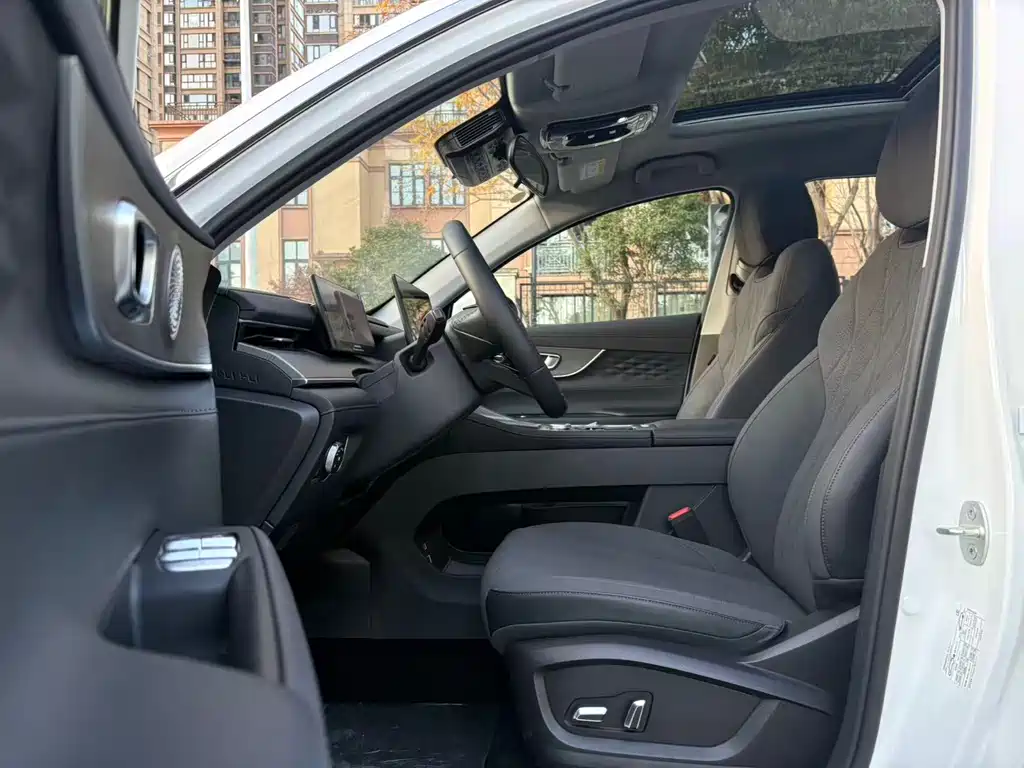Chery Tiggo 8 PLUS 2025 Model 290TGDI DCT Wind Edition 2025 - thumbnail 12