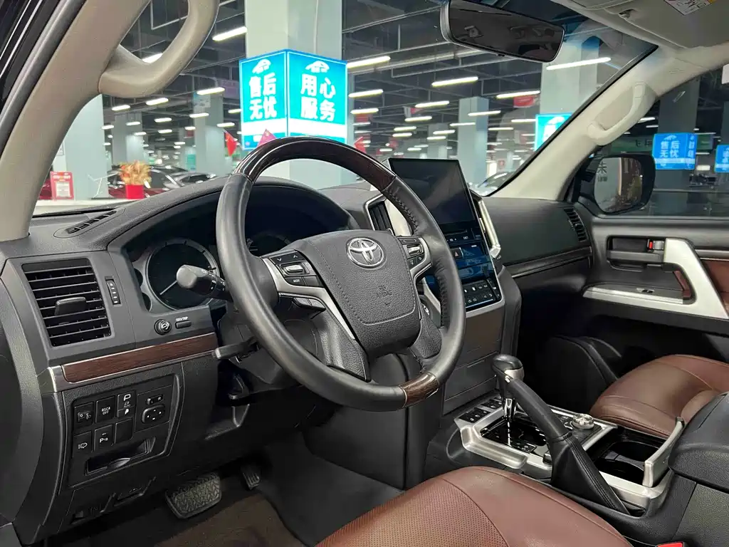Toyota Land Cruiser (Imported) 2019 Model 4.0L GX-R Middle East Version 2019 - thumbnail 5