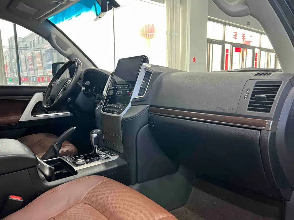 Toyota Land Cruiser (Imported) 2019 Model 4.0L GX-R Middle East Version 2019 - thumbnail 7