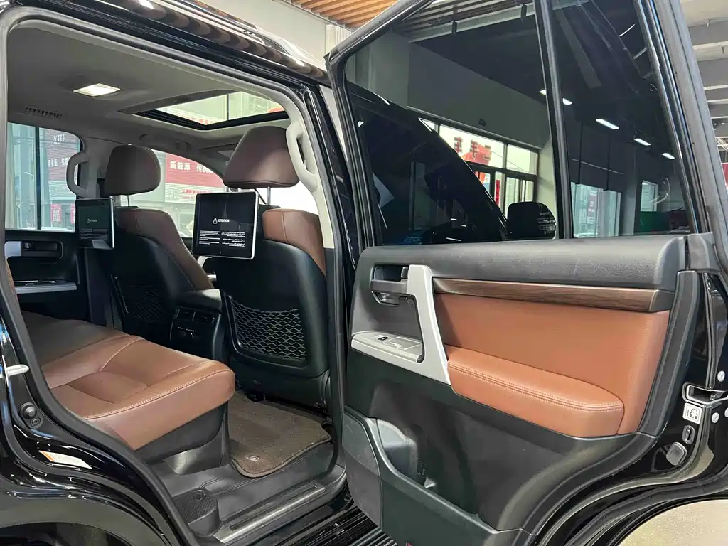 Toyota Land Cruiser (Imported) 2019 Model 4.0L GX-R Middle East Version 2019 - thumbnail 10