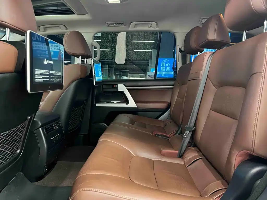 Toyota Land Cruiser (Imported) 2019 Model 4.0L GX-R Middle East Version 2019 - thumbnail 11