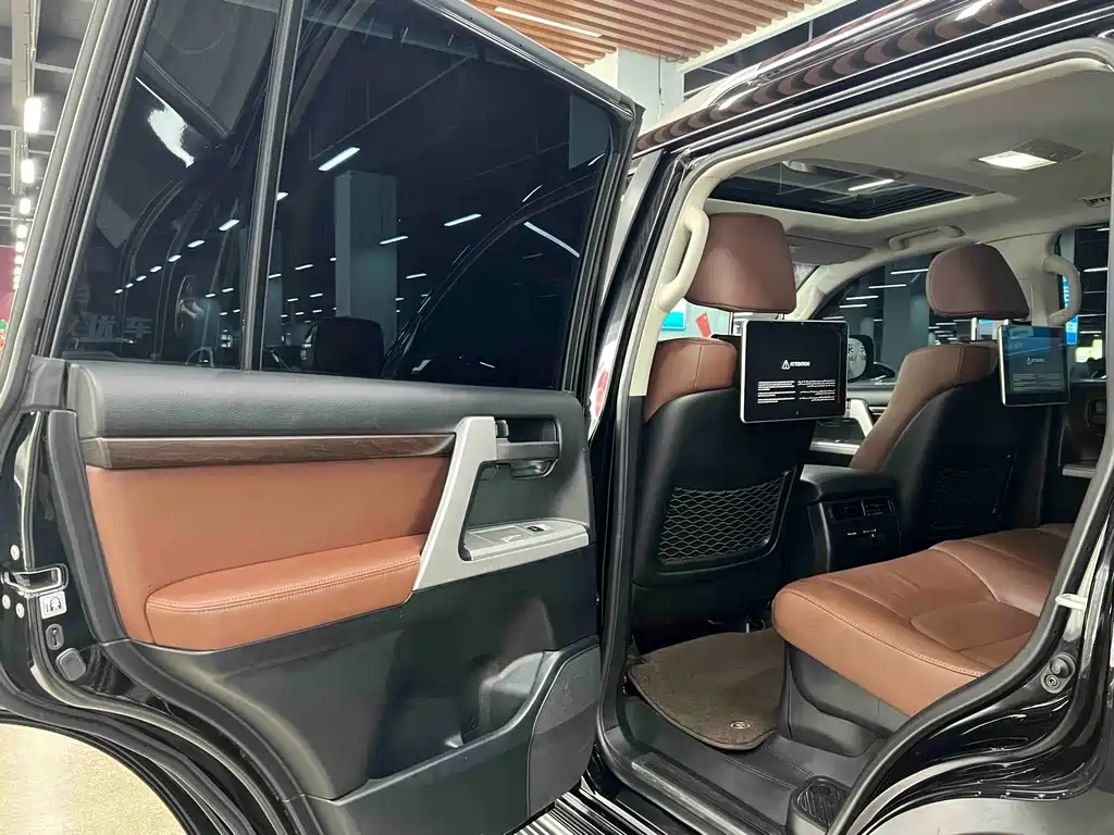 Toyota Land Cruiser (Imported) 2019 Model 4.0L GX-R Middle East Version 2019 - thumbnail 14