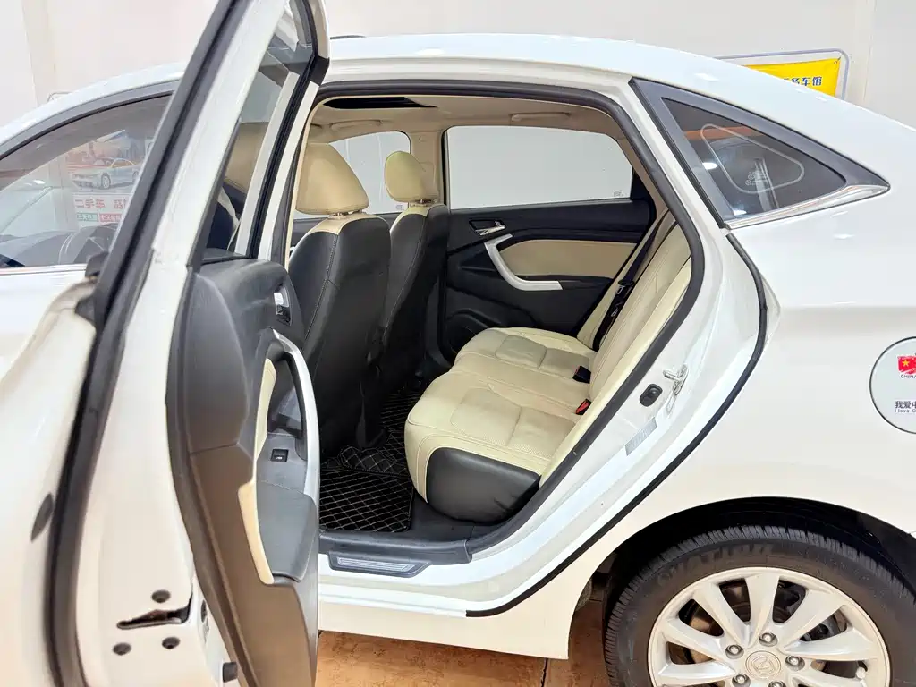 Changan Changan CS35 2015 Model 1.6L Automatic Joy Edition National V 2015 - thumbnail 11