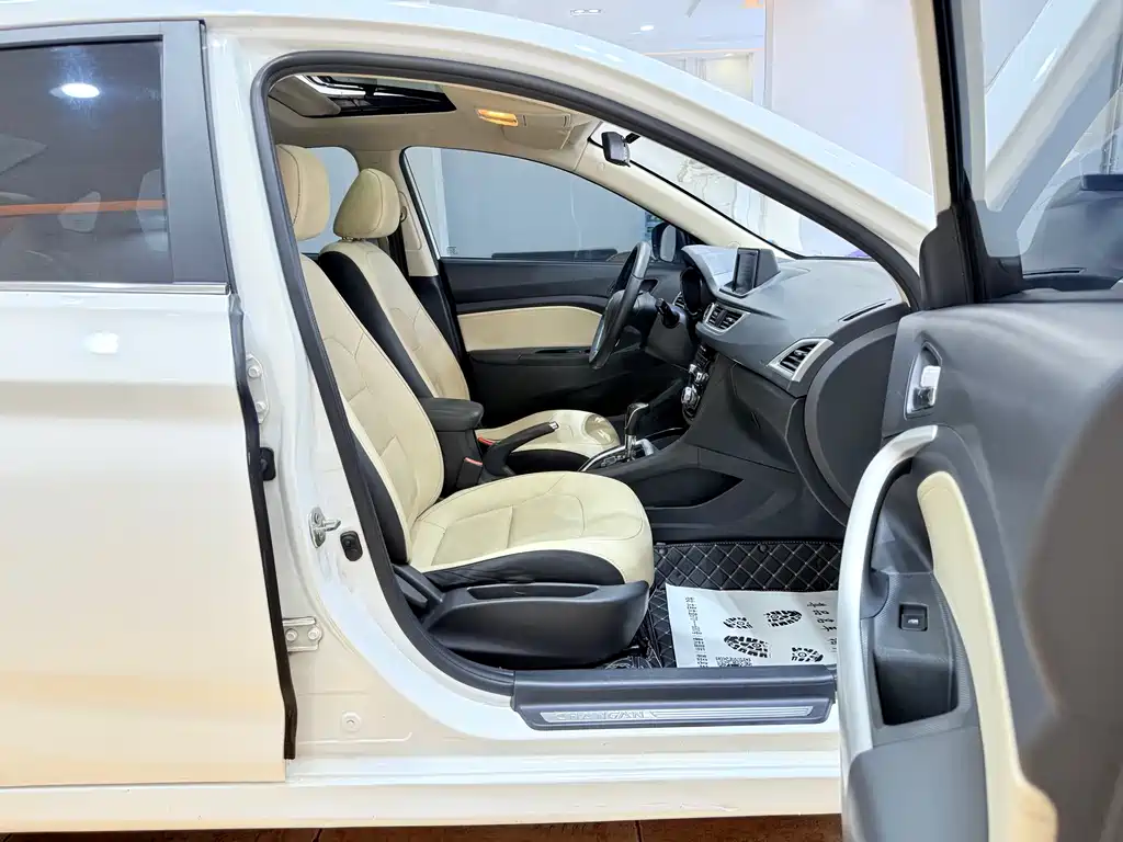 Changan Changan CS35 2015 Model 1.6L Automatic Joy Edition National V 2015 - thumbnail 12