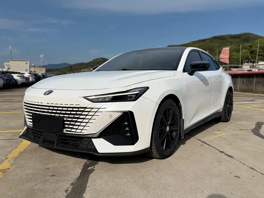 Changan Changan UNI-V 2022 1.5T Premium 2022