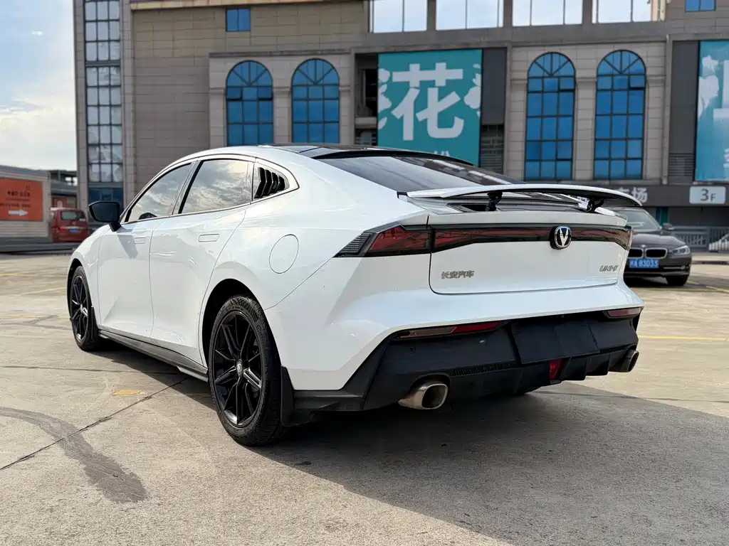 Changan Changan UNI-V 2022 1.5T Premium 2022 - thumbnail 7