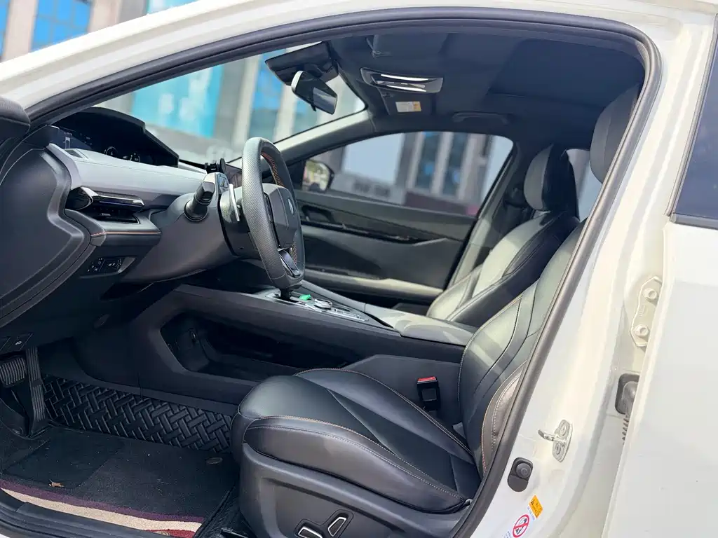 Changan Changan UNI-V 2022 1.5T Premium 2022 - thumbnail 8
