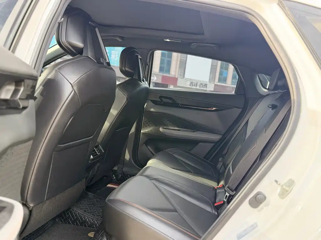 Changan Changan UNI-V 2022 1.5T Premium 2022 - thumbnail 9