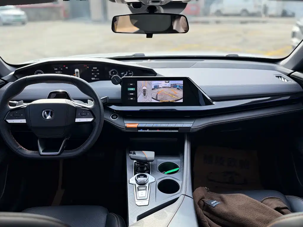 Changan Changan UNI-V 2022 1.5T Premium 2022 - thumbnail 10