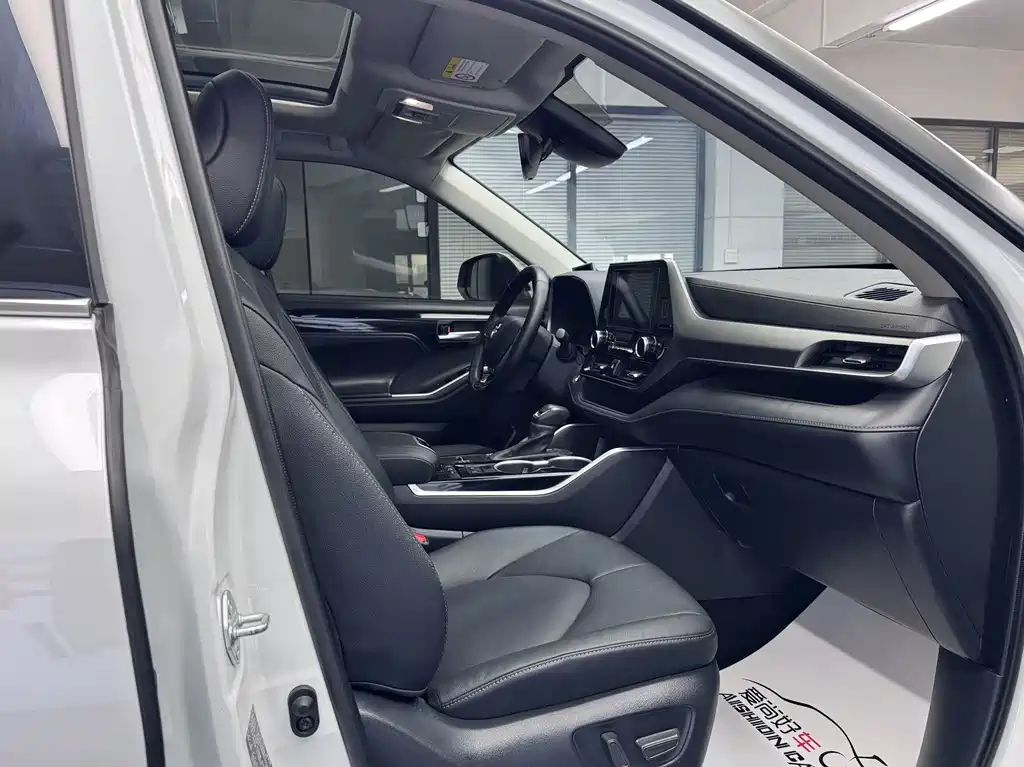 Toyota Toyota Highlander 2023 2.5L Intelligent Electric Hybrid AWD Luxury 7-seater 2024 - thumbnail 11