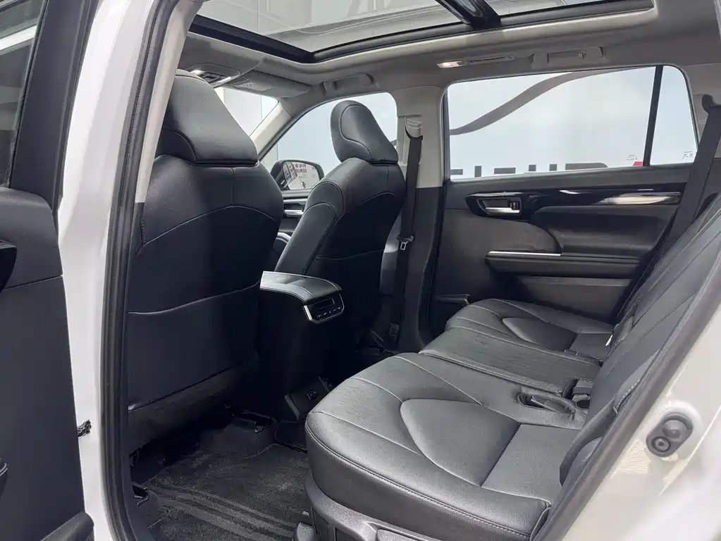 Toyota Toyota Highlander 2023 2.5L Intelligent Electric Hybrid AWD Luxury 7-seater 2024 - thumbnail 12