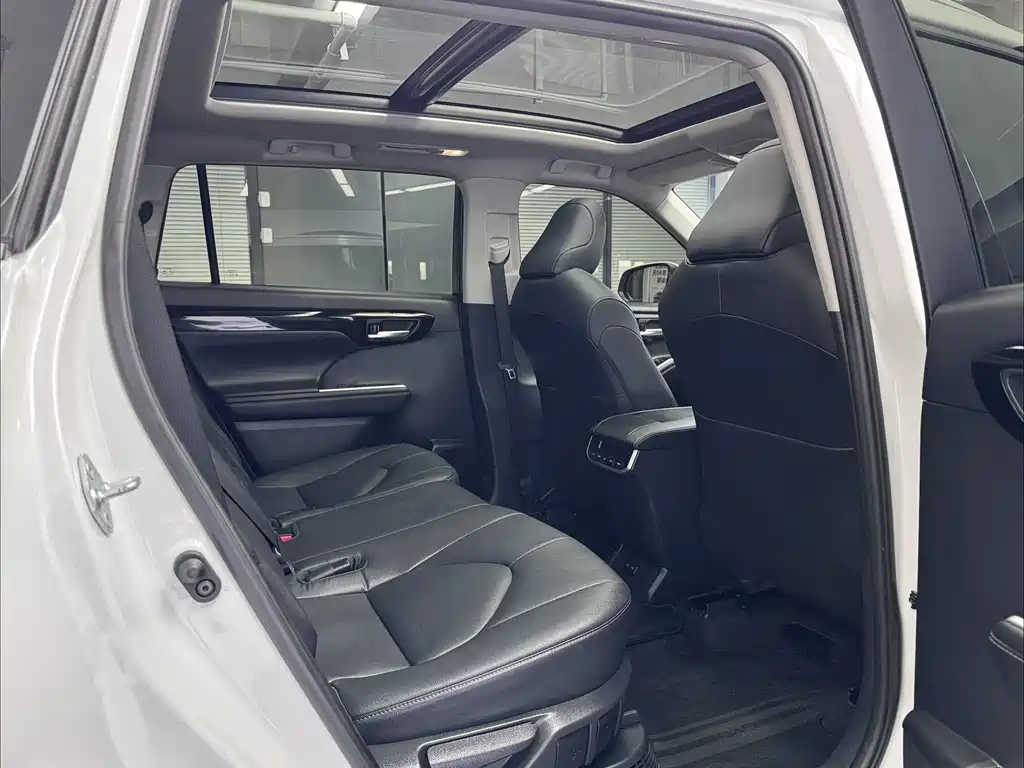 Toyota Toyota Highlander 2023 2.5L Intelligent Electric Hybrid AWD Luxury 7-seater 2024 - thumbnail 13