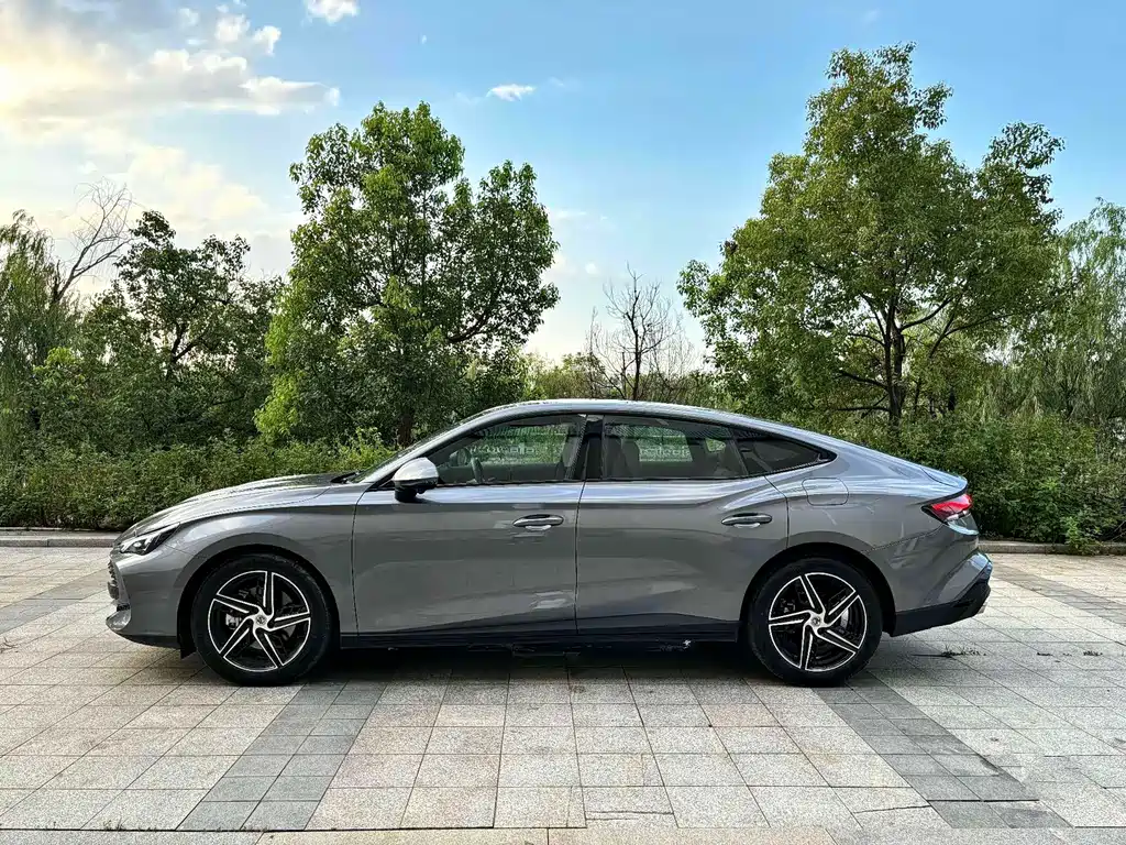 MG MG7 2023 1.5T DCT Luxury Edition 2023 - thumbnail 3