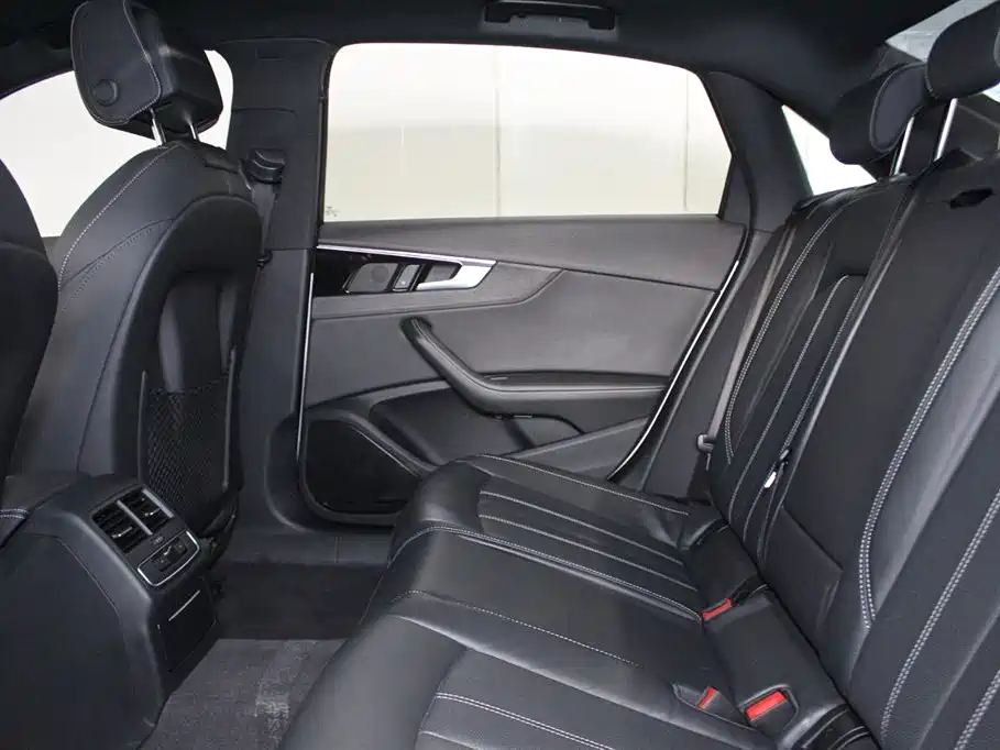 Audi Audi A4L 2023 40 TFSI Luxury Dynamic Model 2023 - thumbnail 13