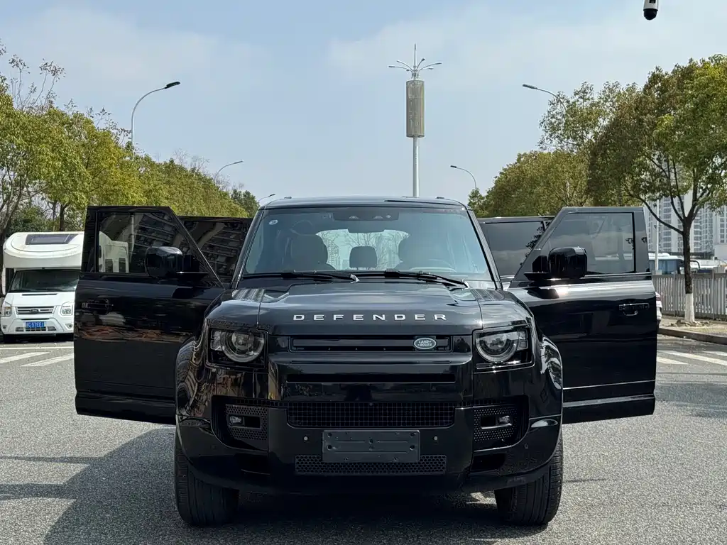 Land Rover Land Rover Defender 2025 Model 90 3.0T P400 X-Dynamic HSE 2025 - thumbnail 18