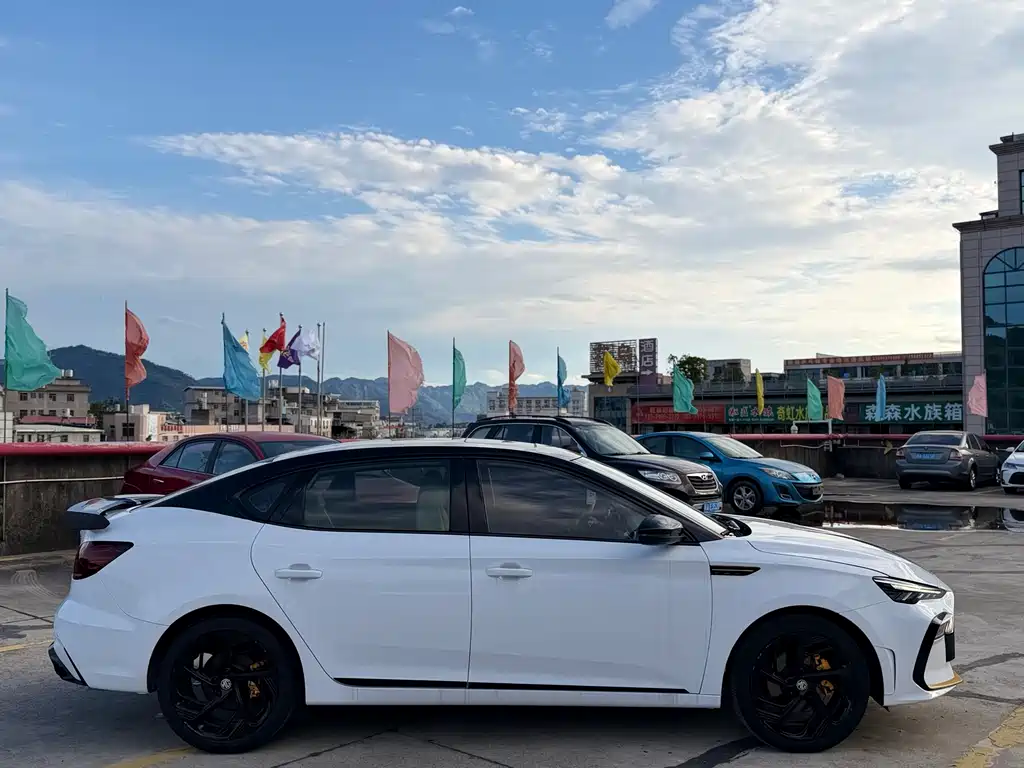 MG MG6 2021 Pro 1.5T Automatic Trophy Luxury Edition 2022 - thumbnail 4
