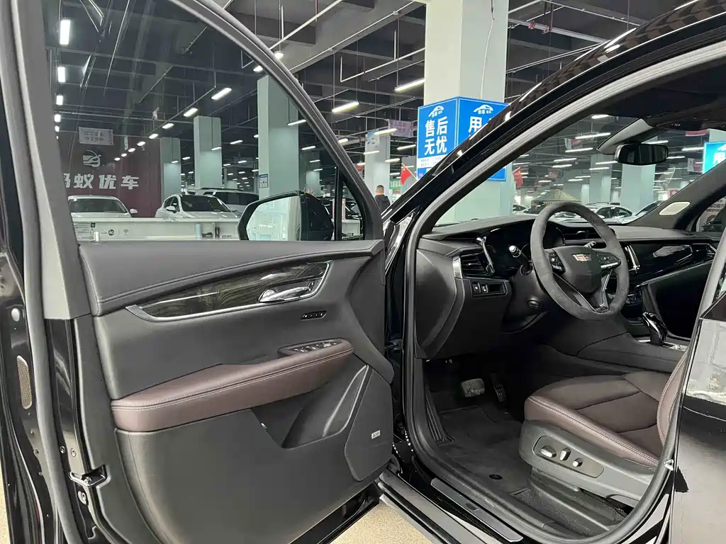 Cadillac Cadillac XT6 2021 2.0T Seven-seat AWD Luxury Edition 2021 - thumbnail 4